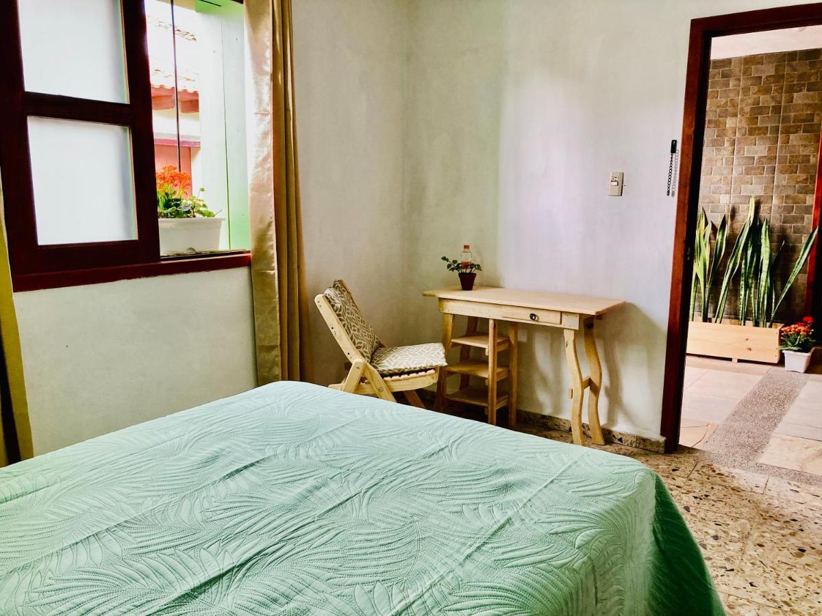 Alhambra Hotel - San Cristóbal de Las Casas المظهر الخارجي الصورة