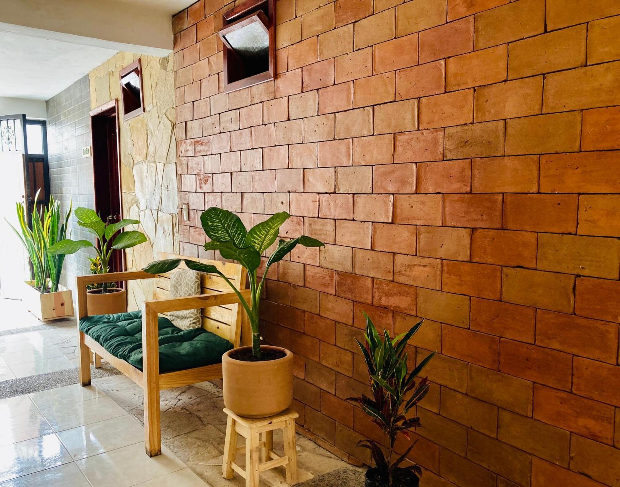 Alhambra Hotel - San Cristóbal de Las Casas المظهر الخارجي الصورة